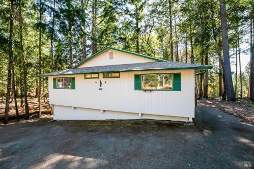 1511 Daphne Dr, Willits, CA 95490-9532