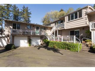 8225 Canyon Ln, Portland, OR 97225-3923