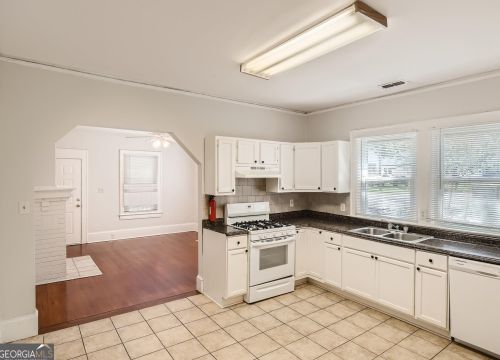 1675 Evans Dr, Atlanta GA  30310-4501 exterior