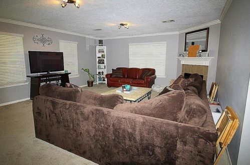 327 Chateau Woods Parkway Dr, Conroe TX  77385-9758 exterior