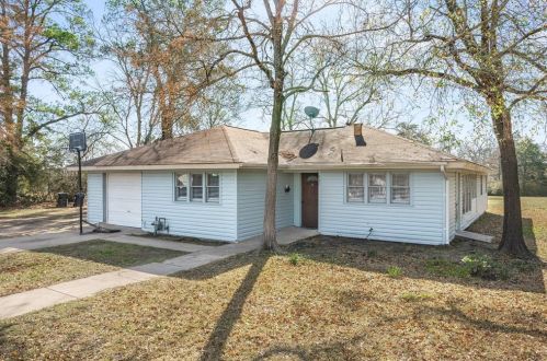 741 Garden Acres Blvd, Bryan, TX 77802-4006