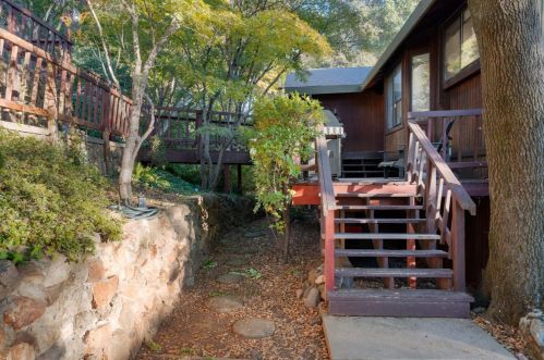 525 Skyline Dr, Swansboro Country, CA 95667-5409