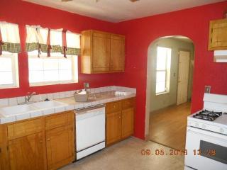 1876 Broadway Ave, Springfield MO  65803-1573 exterior