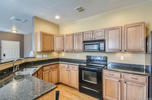 600 Norfolk Way, Aurora CO 80011-4553 exterior