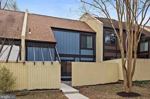 11096 Saffold Way, Herndon, VA 20190-3816