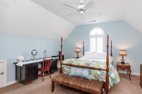 1512 Markan Dr, Atlanta GA  30306-2226 exterior