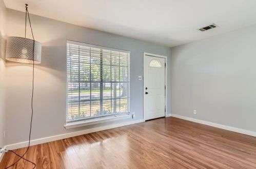 6803 Esther Dr, Austin, TX 78752-3135