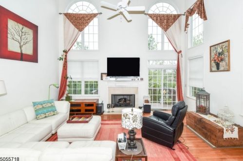305 Coldstream Ct, Scotch Plains, NJ 07076-2061