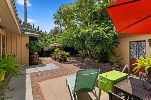 3391 Mono Dr, Riverside CA  92506-2151 exterior