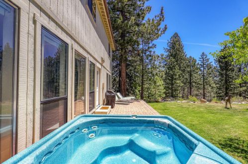 14263 Wolfgang Rd, Truckee CA  96161-6912 exterior