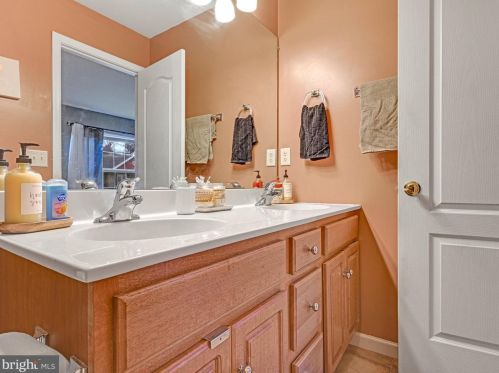 162 Eagle Dr, Ephrata PA 17522-8772 exterior