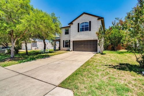 132 Trinity Dr, Uhland TX 78640-4330 exterior