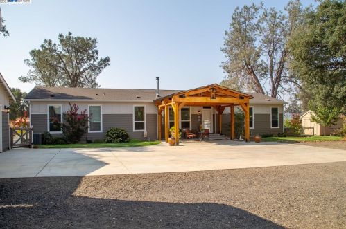 1017 Quill Rd, Copperopolis, CA 95228-9680