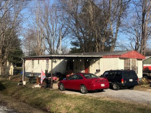 407 3rd Ave, Hohenwald, TN 38462-1601