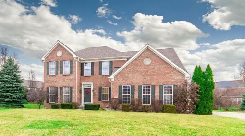 70 Millard Ct, Springboro, OH 45066-8695