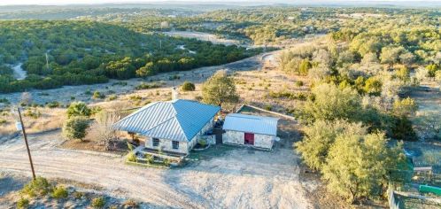201 Spring Creek Rd, Mount Sharp, TX 78620-3355