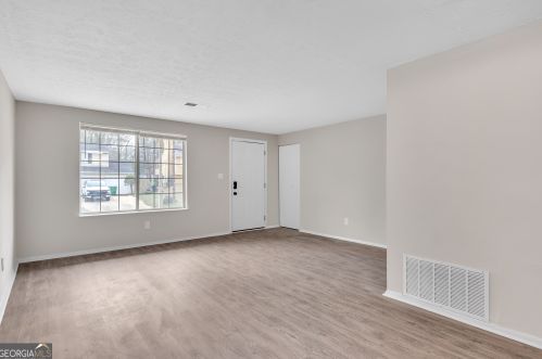 1180 Muirfield Dr, Stone Mountain, GA 30088-3208