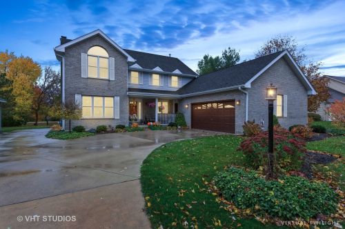 2313 Elk Dr, Spring Grove IL  60081-8782 exterior
