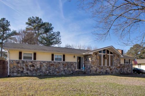 1084 Bandy Ln, Ringgold, GA 30736-8707