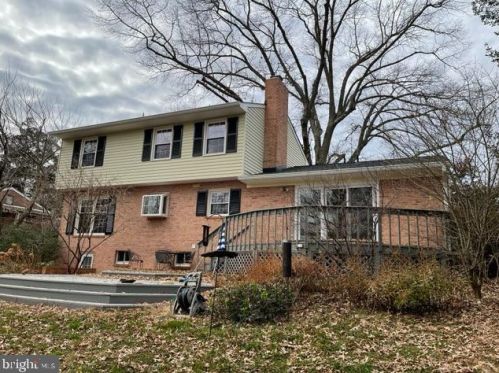 302 Greenwood Dr, Fredericksburg, VA 22405-3130