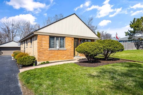 2 Iowa Ave, Addison, IL 60101-3813