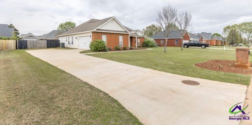 210 Rose Hill Dr, Warner Robins, GA 31088-8521
