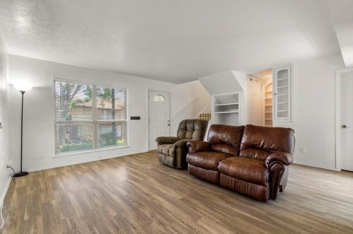 5722 Marina Dr, Garland, TX 75043-4221