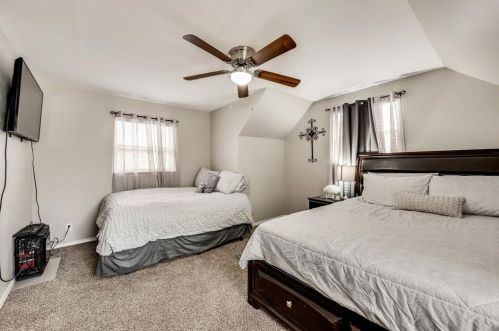 1827 Crosby Rd, Carrollton TX 75006-7350 exterior