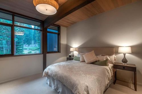 8209 Valhalla Dr, Truckee CA  96161-3300 exterior