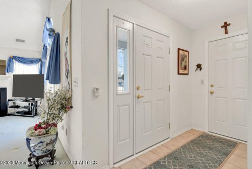 178 Old Orch Ln, Tinton Falls NJ 07712-2570 exterior