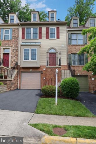 8808 Eagle Rock Ln, Springfield, VA 22153-1726