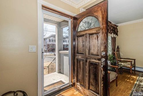 717 Rutland Ave, Teaneck, NJ 07666-2208