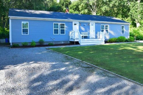 194 Pier Rd, South Kingstown, RI 02882-3540