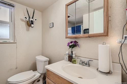 19003 Mansfield Dr, Aurora CO 80013-3657 exterior