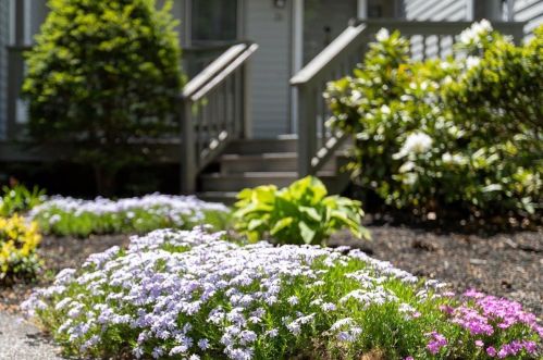 20 Glengarry Dr, Stratham, NH 03885-2131