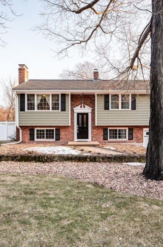65 Old State Rd, Southington, CT 06489-3424