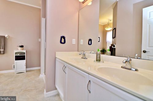 34 Colonel Miles Ct, Harpers Ferry WV 25425-3109 exterior