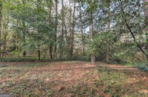 4132 Haverhill Dr, Atlanta GA  30342-3818 exterior
