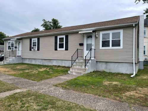 88 Carlton St, Wallingford CT  06492-4404 exterior