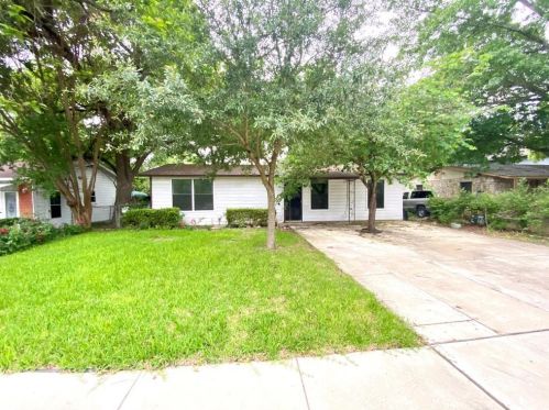 6211 Club Ter, Austin TX  78741-3305 exterior