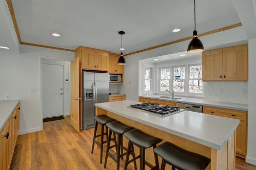 302 Cimarron Rd, Saint Paul MN  55124-9751 exterior