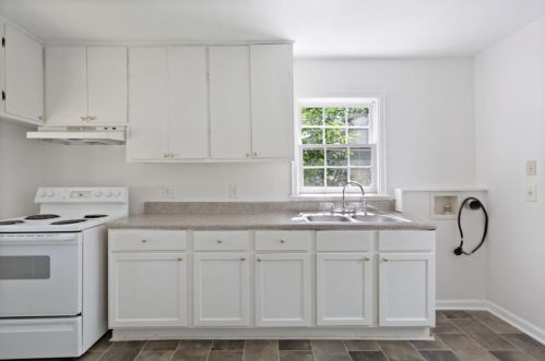 230 Maple St, Atlanta GA  30354-1206 exterior