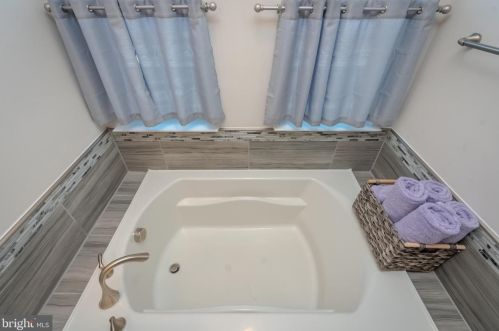 813 Bentgrass Dr, Aberdeen MD  21001-3948 exterior