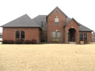 420 Fieldcrest Dr, Chickasha, OK 73018-7756