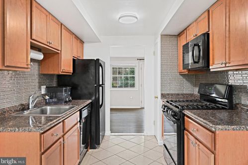 7925 Orange Plank Rd, Springfield, VA 22153-2346