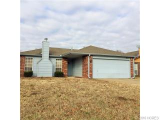 1037 64th Pl, Tulsa, OK 74136-2235