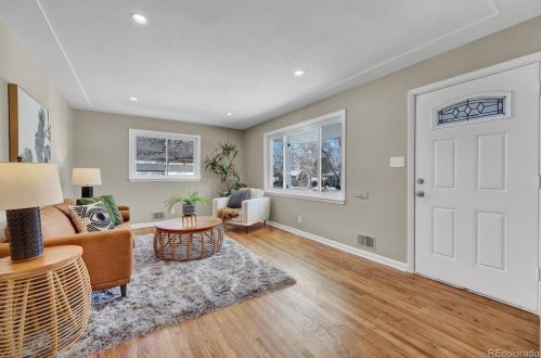 4369 Logan St, Englewood CO  80113-5820 exterior