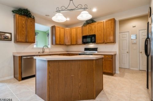 37 Dorset Dr, Hackettstown NJ  07840-5010 exterior