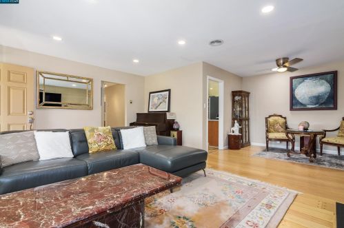 3381 El Monte Dr, Concord CA  94519-2806 exterior