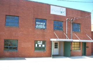 48 Railroad St, Toccoa, GA 30577-6428